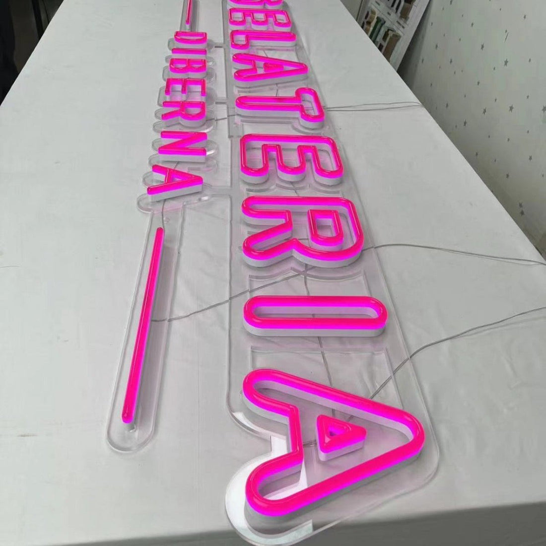 Gelateria-DiBerna-s-Custom-Pink-Neon-Sign-Cairns Neon Lanes
